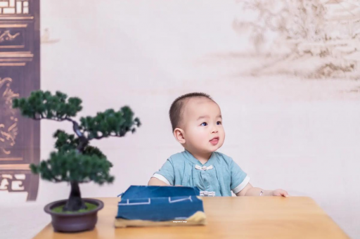 文山宝宝喊肚子疼怎么回事